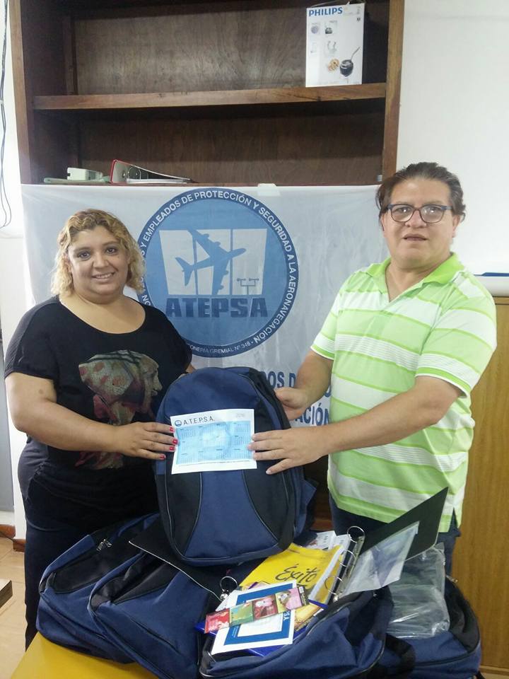 Entrega de útiles escolares a nivel nacional